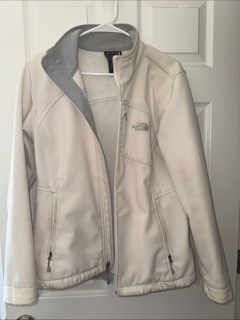 The North Face Women's Cream Softshell Fleece-Lined Jacket